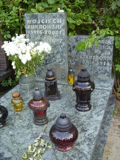 Groby znanych - Wojciech Żukrowski.jpg
