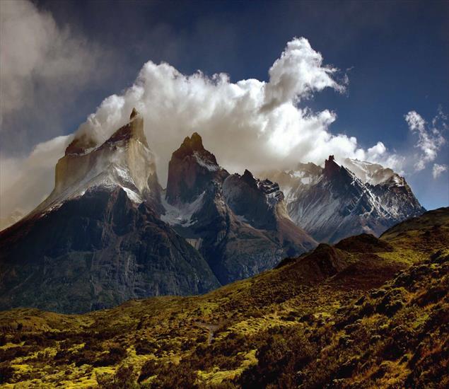 HIGH DEFINITION BACKGROUNDS - Torres del Paine.jpg